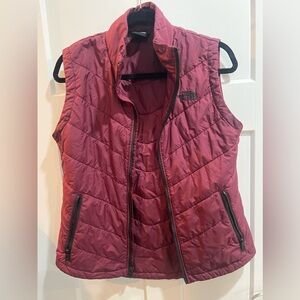 North face women’s maroon vest